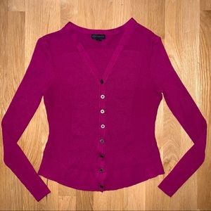 🔥 Cute shapely Pink Vneck button up cardigan